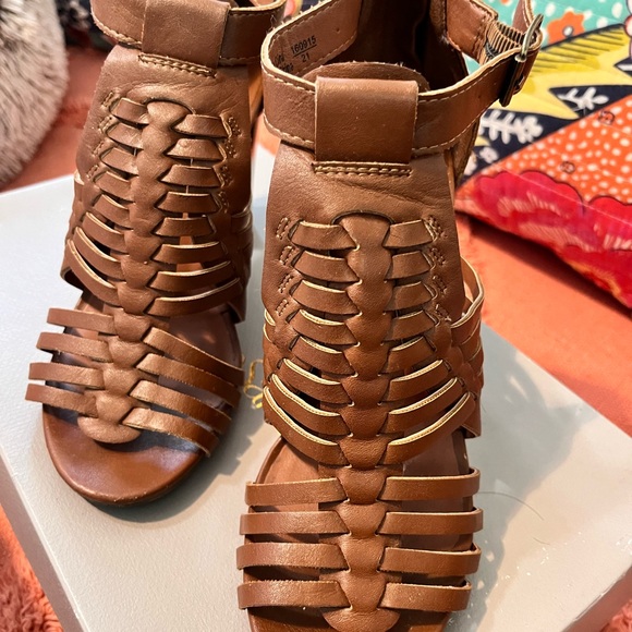 American Eagle heel open toe - Picture 2 of 2